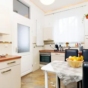 Apartment Neukölln Rixdorf, Berlin