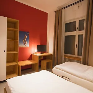 Schillinger-berlin - Dance, Sleep, Repeat! Aparthotel