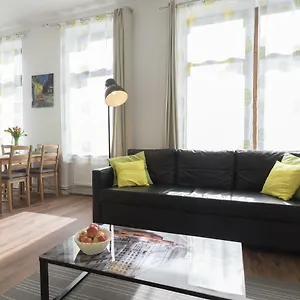 Apartment Niemetzstr 51, Berlin